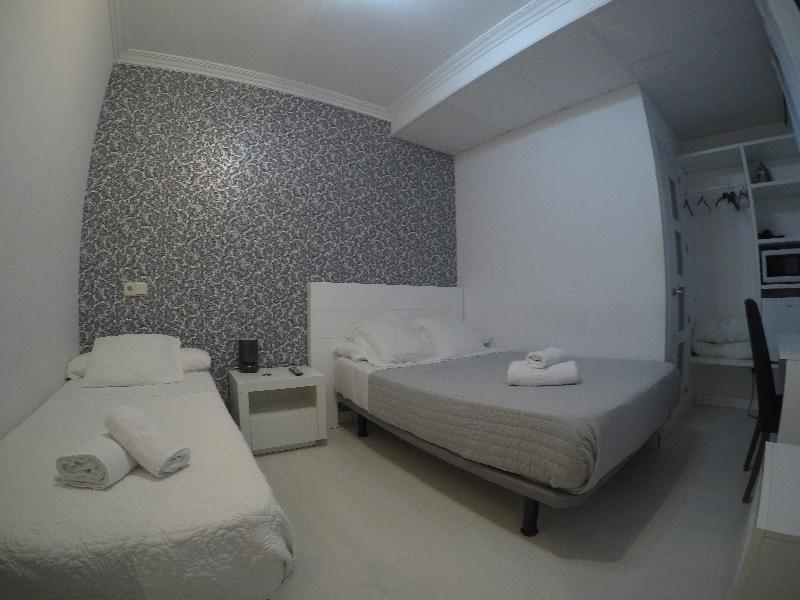 เพนชั่น เอสเตรยา Hotel มาดริด ภายนอก รูปภาพ